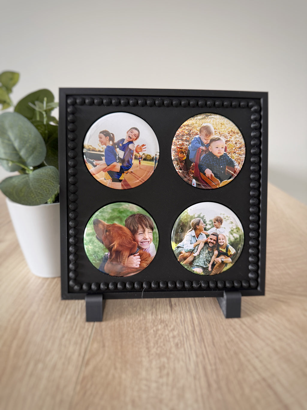 Complete Set - 4 Round Photo Magnets + Magnetic Frame