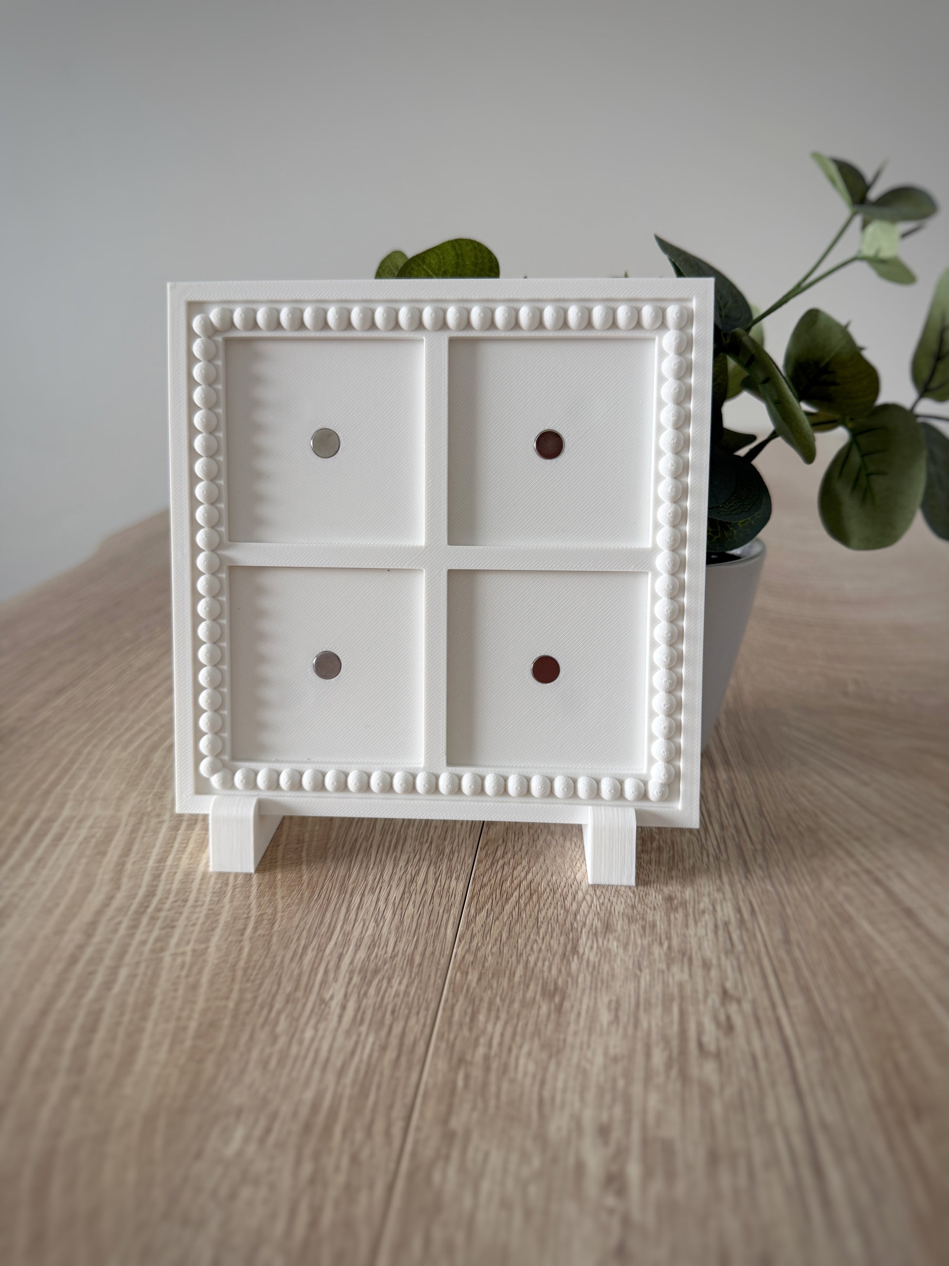Complete Set - 4 Square Photo Magnets + Magnetic Frame